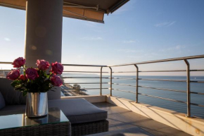 Salty Breeze Beachfront Apartment-Premium Stay